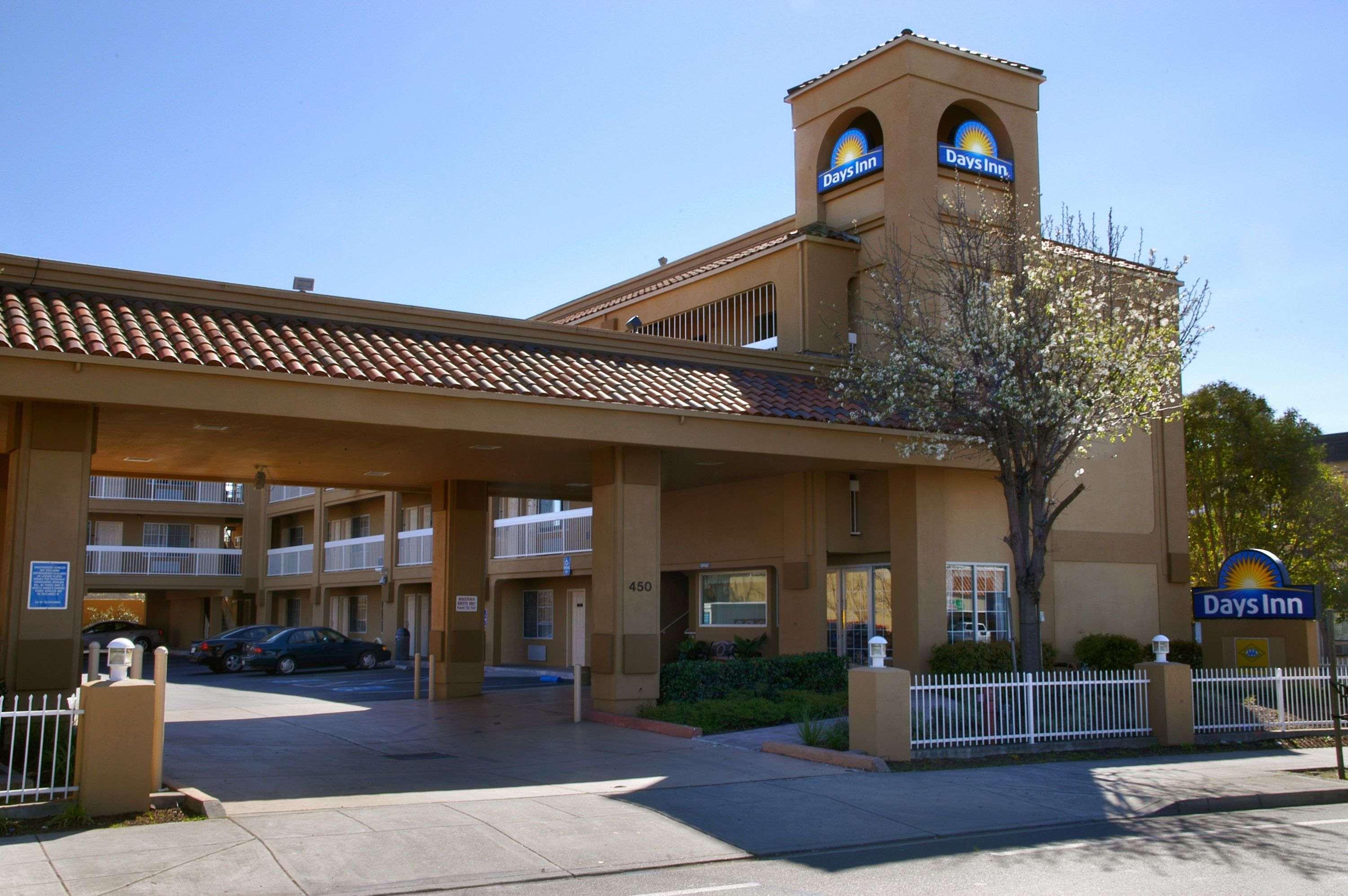 Days Inn By Wyndham Hayward Airport Dış mekan fotoğraf