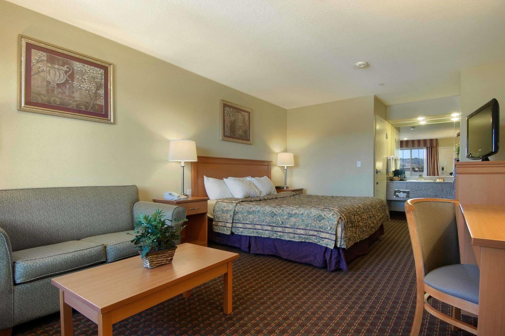 Days Inn By Wyndham Hayward Airport Oda fotoğraf